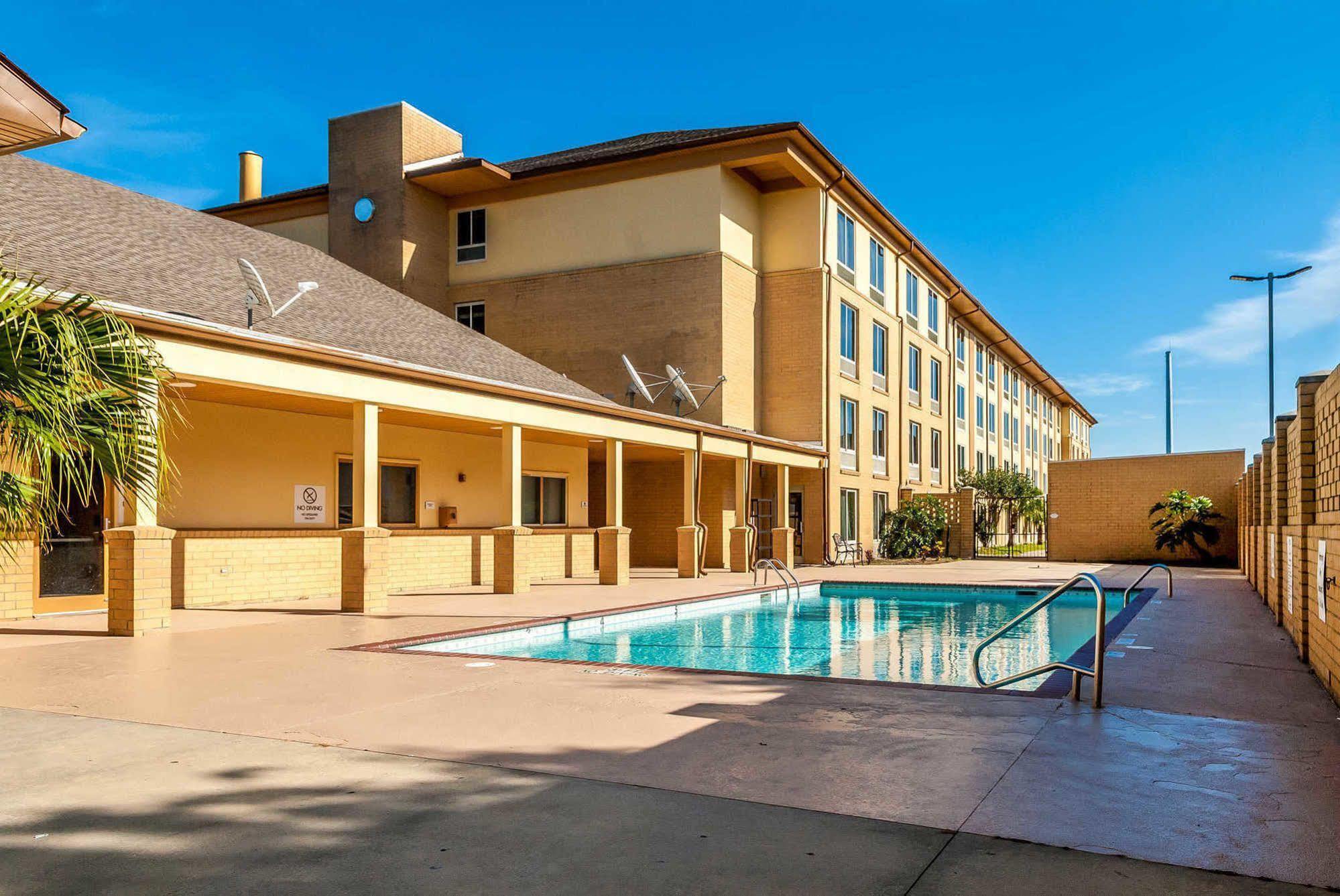 La Quinta New Orleans Hotel Exterior foto